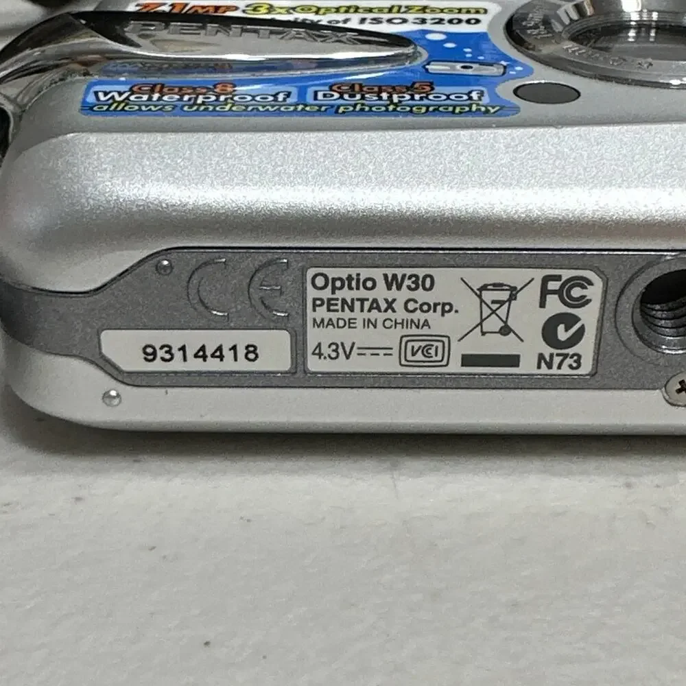 Pentax Optio W30 Waterproof Dustproof 7.1mp Camera Bundle Works (Needs LCD) P/O